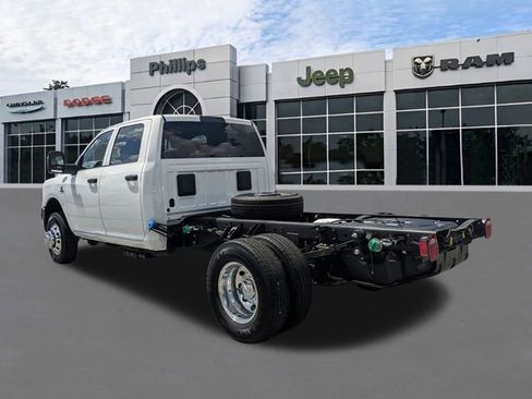 New 2025 RAM 3500 Tradesman w/ Chrome Appearance Group AWD/4WD image 6
