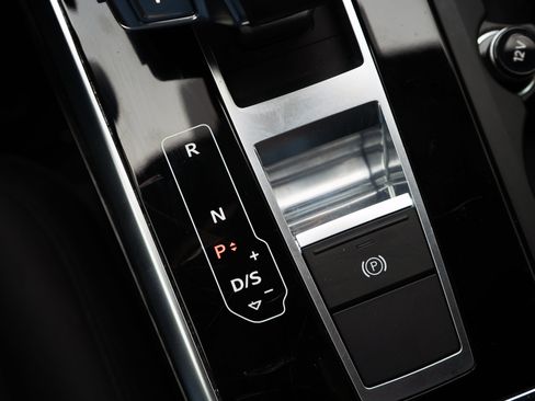 Used 2022 Audi Q7 Premium Plus image 29