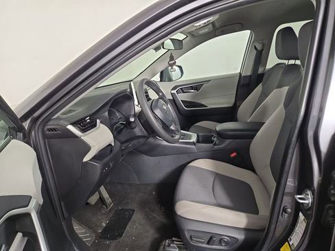 Used 2025 Toyota RAV4 XLE image 12