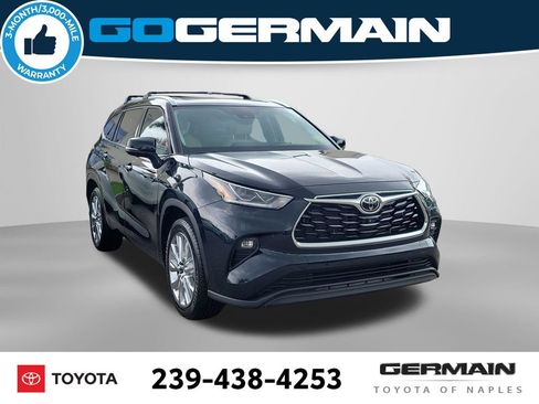 Used 2023 Toyota Highlander Limited FWD image 4