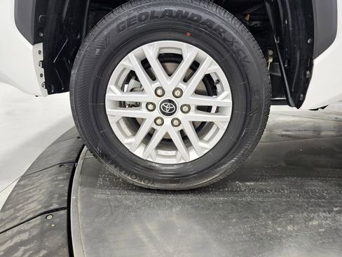 Used 2023 Toyota Tundra SR5 AWD/4WD image 10