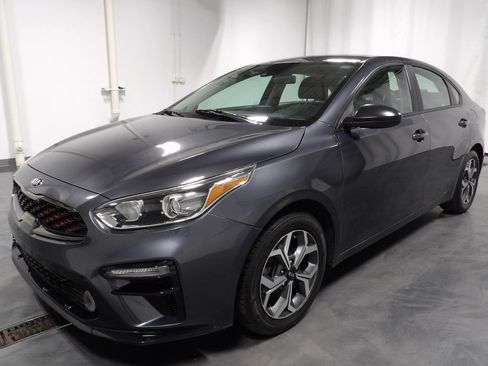 Used 2021 Kia Forte LXS FWD image 3