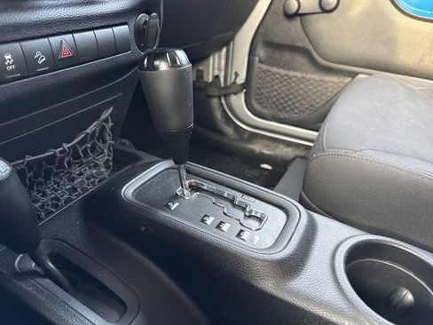 Used 2015 Jeep Wrangler Unlimited Sport image 21