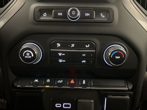 Used 2025 Chevrolet Silverado 1500 Custom w/ Turbomax Blackout Package AWD/4WD image 12