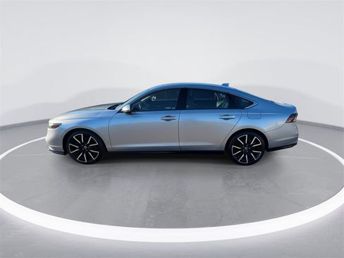 Used 2024 Honda Accord Touring image 8