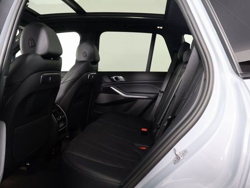 Used 2025 BMW X5 xDrive40i w/ M Sport Package image 11