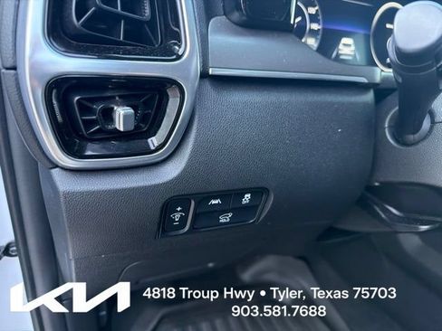 Used 2023 Kia Sorento SX AWD/4WD image 16