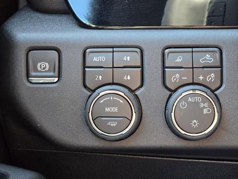 New 2026 Chevrolet Silverado 1500 LT w/ Z71 Off-Road Package image 14