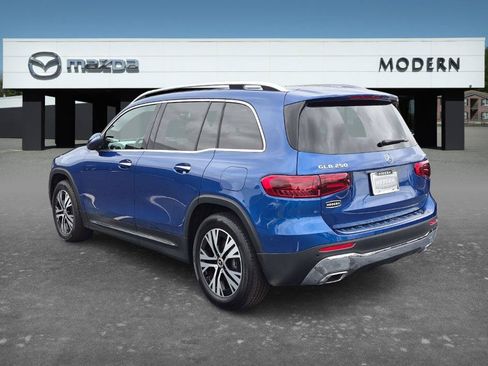 Used 2024 Mercedes-Benz GLB 250 4MATIC image 3