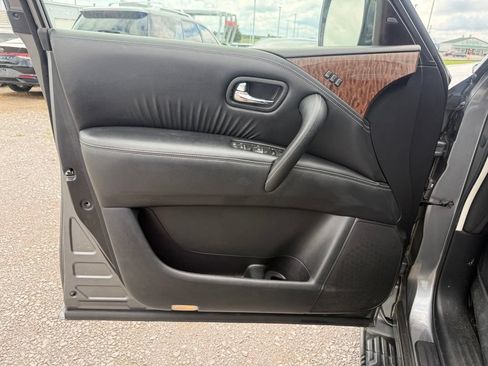 Used 2019 Nissan Armada Platinum w/ Captain's Chairs Package RWD image 7