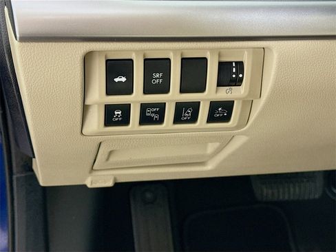 Used 2017 Subaru Legacy 2.5i Premium image 9