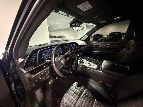 Used 2023 Cadillac Escalade V w/ LPO, ONYX Package AWD/4WD image 25