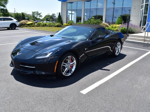 Used 2017 Chevrolet Corvette Stingray Convertible w/ 2LT Preferred Equipment Group RWD image 9