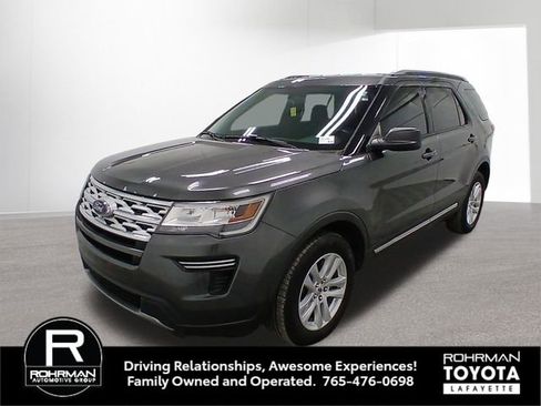 Used 2019 Ford Explorer XLT AWD/4WD image 2