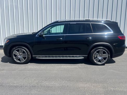 Used 2026 Mercedes-Benz GLS 450 4MATIC image 3