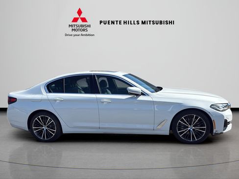 Used 2022 BMW 530i w/ Convenience Package RWD image 4