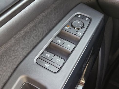 New 2026 Nissan Pathfinder SV image 21