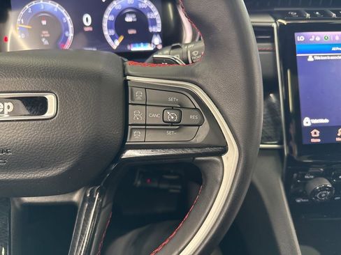 Used 2022 Jeep Grand Cherokee Trailhawk w/ ADV Protech Group II AWD/4WD image 21