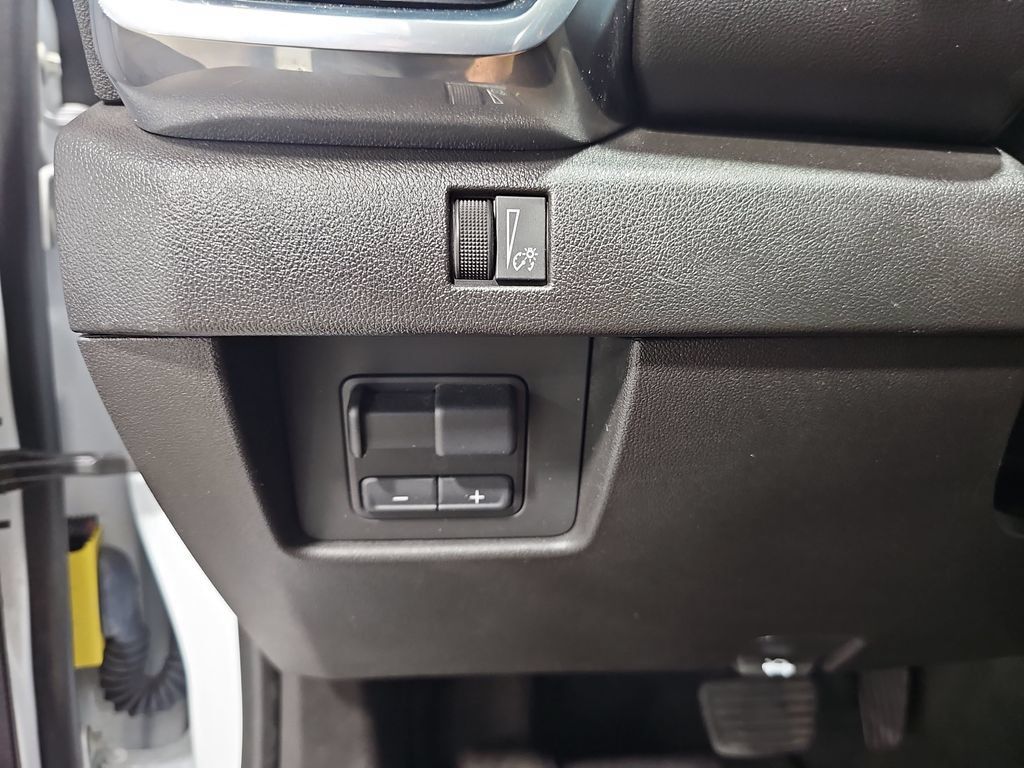 Used 2024 GMC Canyon Elevation w/ Convenience Package AWD/4WD image 26