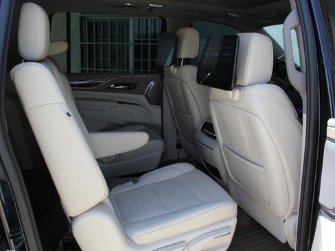 Used 2023 Cadillac Escalade ESV Sport Platinum AWD/4WD image 44