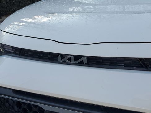 Used 2025 Kia Soul LX w/ LX Technology Package image 5