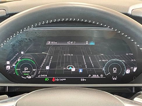 Used 2021 Audi e-tron Premium Plus w/ Premium Plus Package image 32