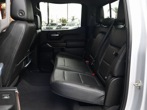 Used 2020 GMC Sierra 1500 SLT image 39
