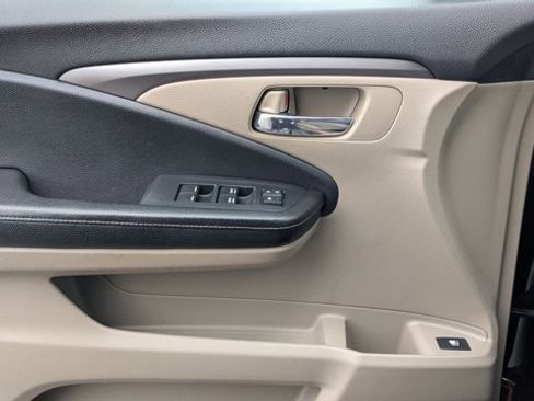 Used 2017 Honda Ridgeline RTL-T image 11