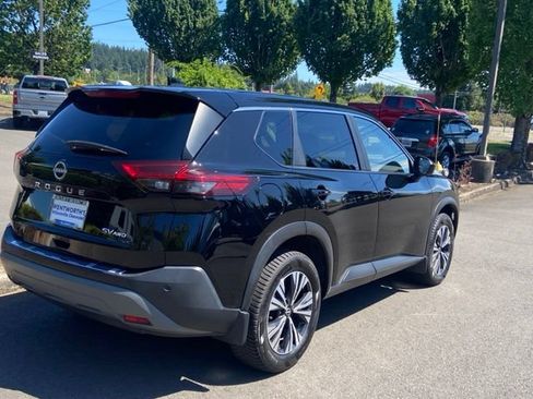 Used 2023 Nissan Rogue SV AWD/4WD image 7