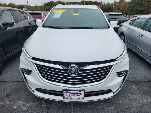 Used 2024 Buick Enclave Premium image 2
