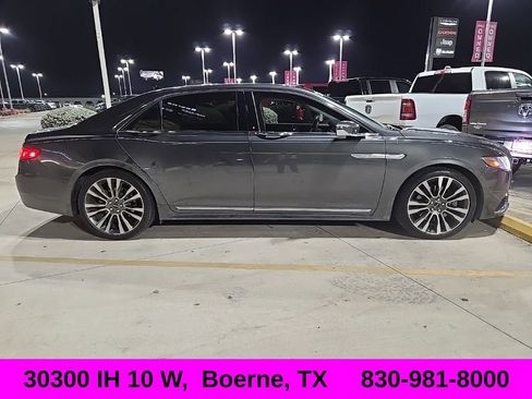 Used 2019 Lincoln Continental Select image 2