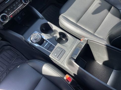 Used 2022 Ford Escape SEL w/ Technology Package AWD/4WD image 9
