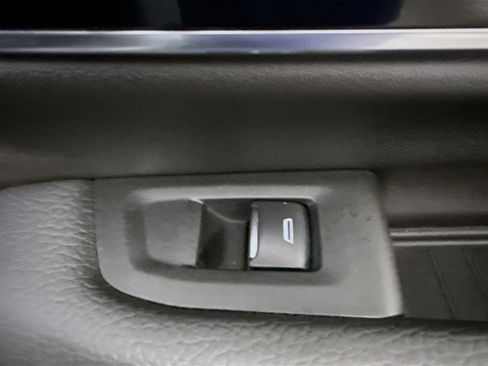 Used 2025 GMC Yukon Denali AWD/4WD image 31
