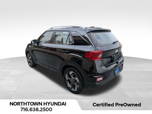 Used 2026 Hyundai Venue SEL FWD image 4