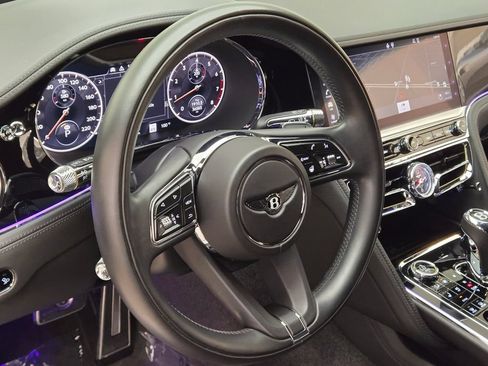 Used 2021 Bentley Flying Spur V8 AWD/4WD image 25