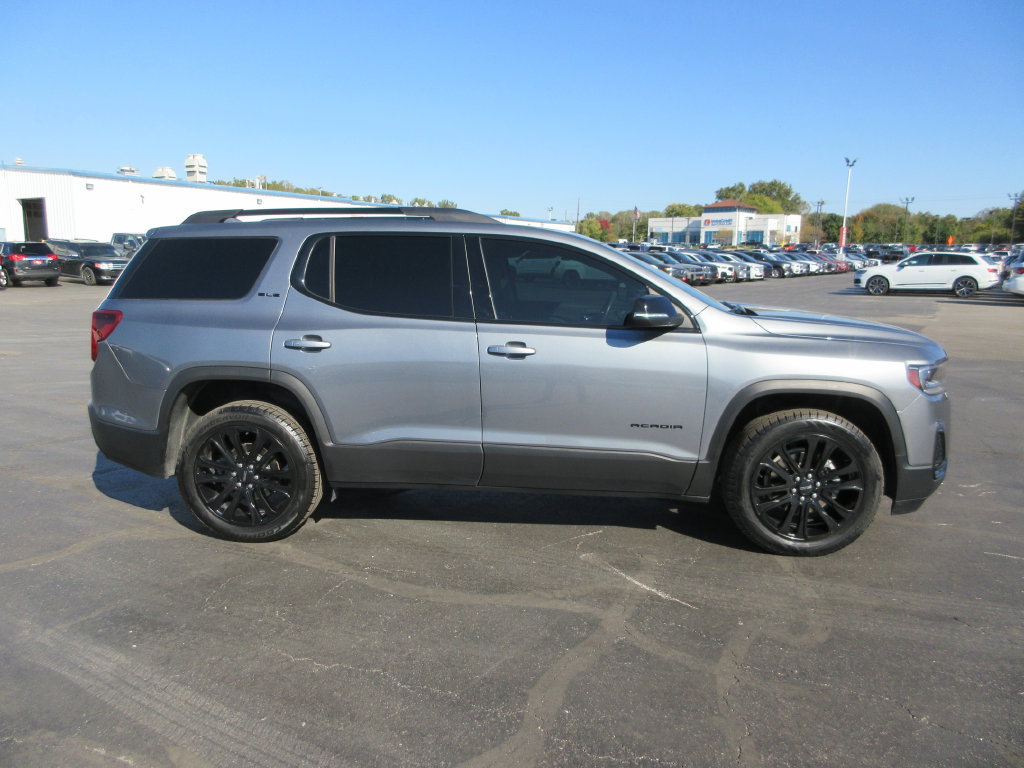 Used 2022 GMC Acadia SLE w/ Driver Convenience Package FWD image 4