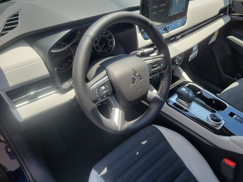 New 2026 Mitsubishi Outlander SE FWD image 20