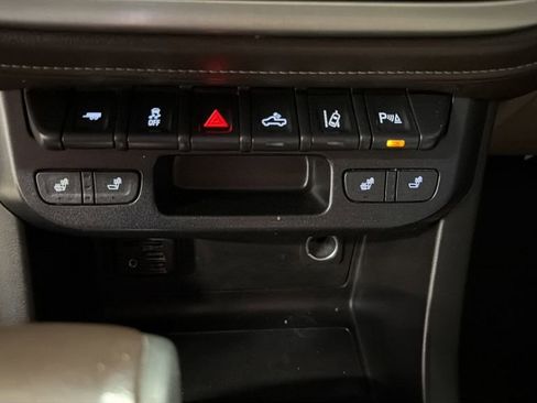 Used 2019 GMC Canyon SLT w/ Driver Alert Package AWD/4WD image 20