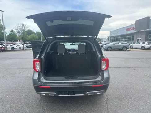 Used 2023 Ford Explorer XLT w/ Equipment Group 202A AWD/4WD image 11