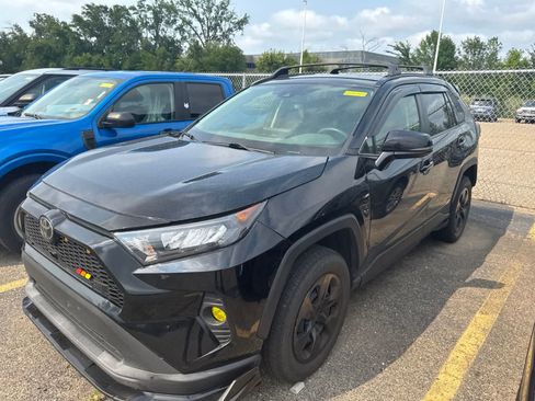 Used 2020 Toyota RAV4 LE w/ All Weather Liner Package AWD/4WD image 23