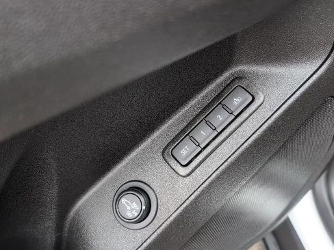 Used 2024 Chevrolet Equinox Premier image 21