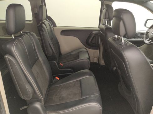 Used 2020 Dodge Grand Caravan SXT FWD image 19