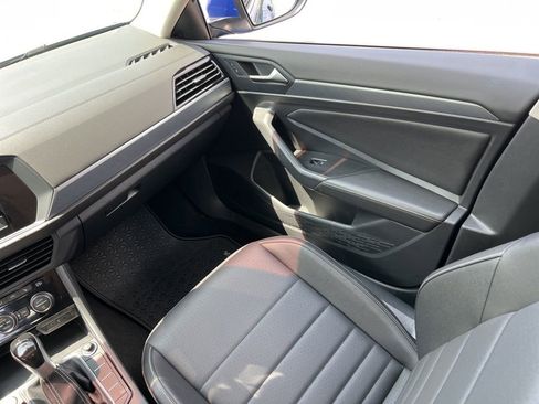 Certified 2022 Volkswagen Jetta SE w/ Panoramic Sunroof Package FWD image 27