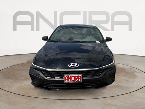 Used 2026 Hyundai Elantra Sport image 5