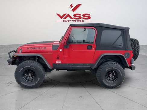 Used 2005 Jeep Wrangler X w/ Rocky Mountain Edition Group AWD/4WD image 2