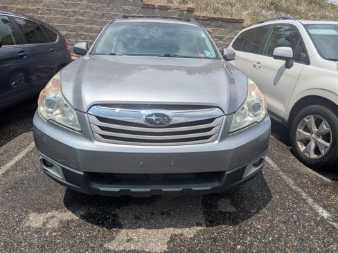 Used 2011 Subaru Outback 2.5i Premium AWD/4WD image 2