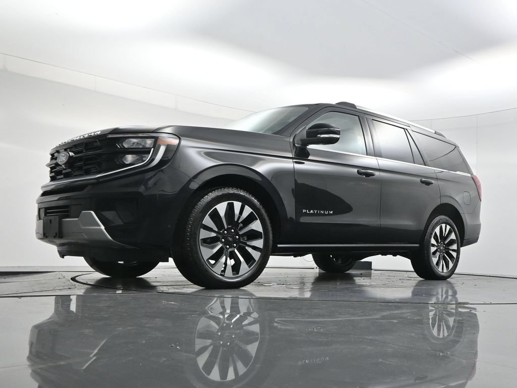 Used 2025 Ford Expedition Platinum w/ Driver's Package AWD/4WD image 45
