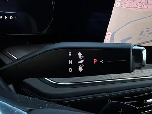 Used 2025 Chevrolet Tahoe Z71 w/ Z71 Off-Road Package AWD/4WD image 25