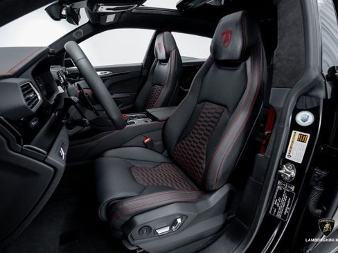 Used 2024 Lamborghini Urus S image 35