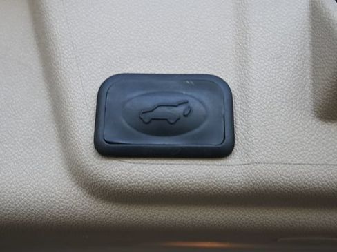 Used 2012 Buick Enclave Leather AWD/4WD image 28